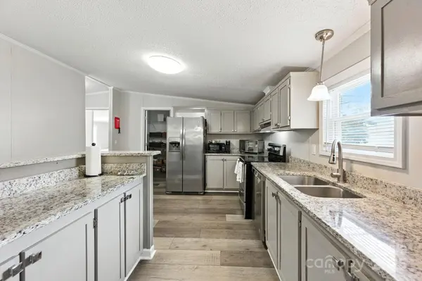 1001 Olde Creek TRL, Concord, NC 28025