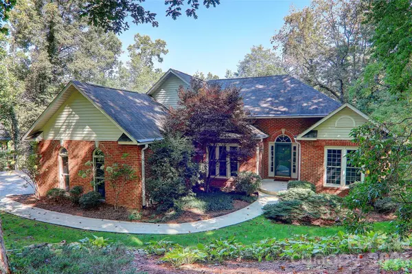 741 Zelda CT, Hendersonville, NC 28792