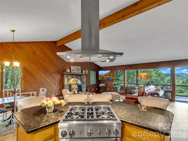 70 Calhoun Ridge RD, Waynesville, NC 28786