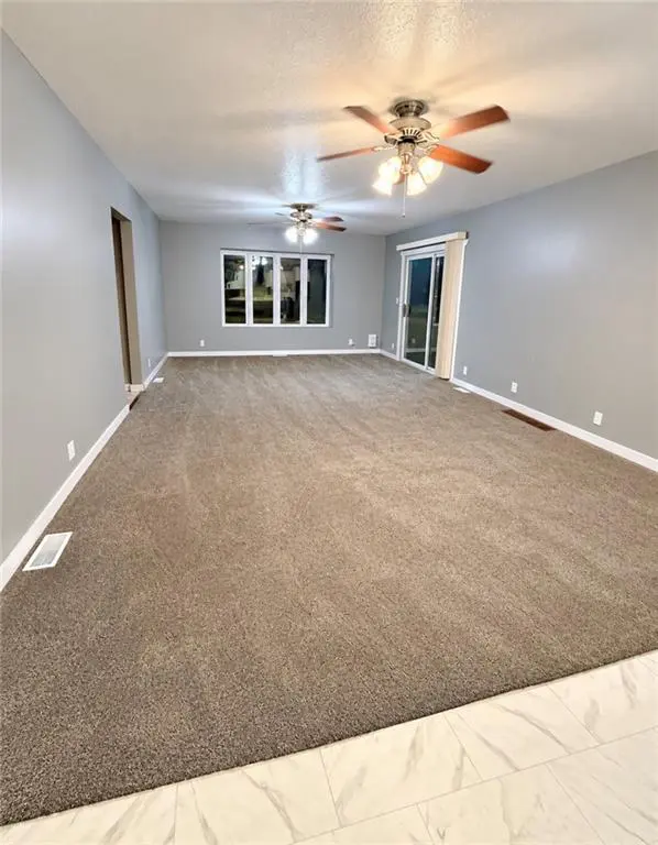419 W 12th ST, Maryville, MO 64468