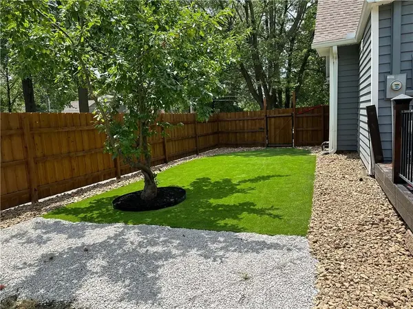 317 SE Grand AVE, Lee's Summit, MO 64063