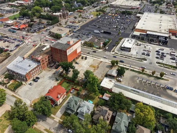 3260 Main ST, Kansas City, MO 64111