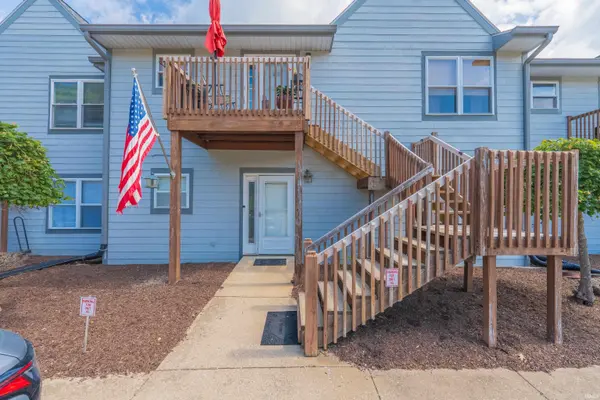 9620 S Bay Pointe CT, Bloomington, IN 47401-8113