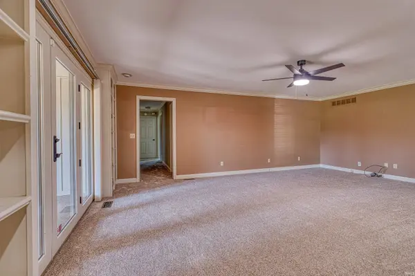7533 Chapel Hill CT, Newburgh, IN 47630