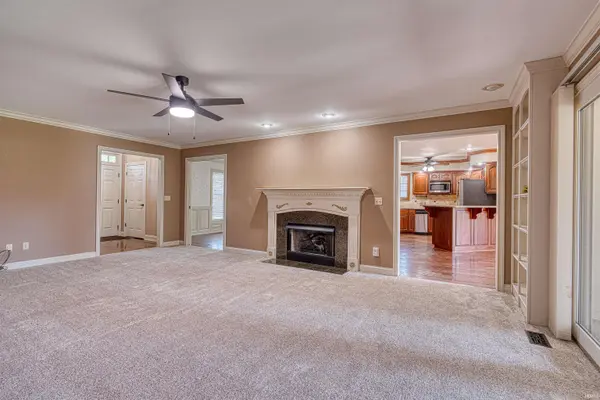 7533 Chapel Hill CT, Newburgh, IN 47630