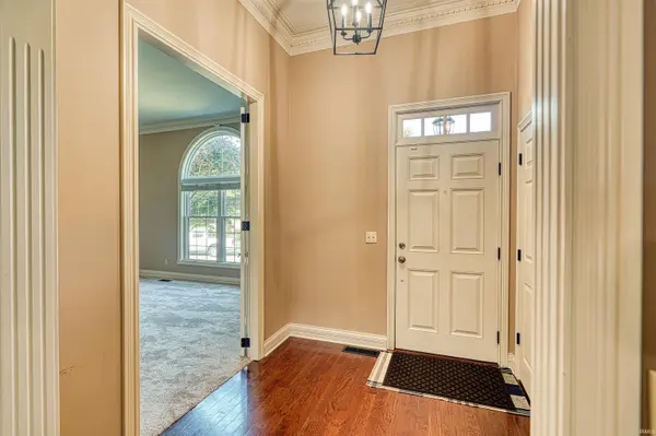 7533 Chapel Hill CT, Newburgh, IN 47630
