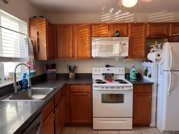 100 Boniface DR #14C, Pine Bush, NY 12566