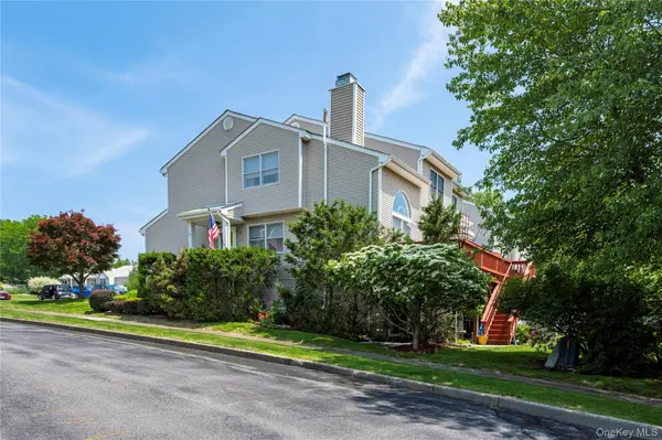 50 Deer Crossing DR, Fishkill, NY 12524