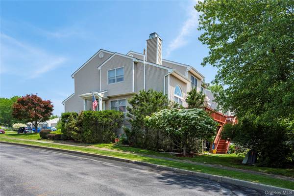 50 Deer Crossing DR, Fishkill, NY 12524