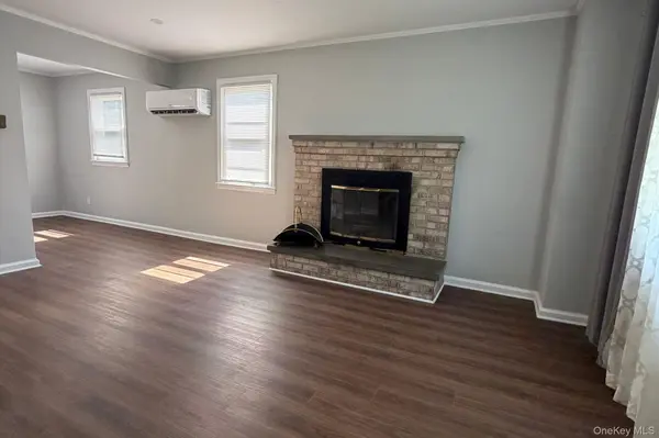 37 Riverside AVE, Massapequa, NY 11758
