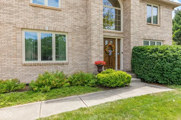 7101 Lakeside Woods DR, Indianapolis, IN 46278