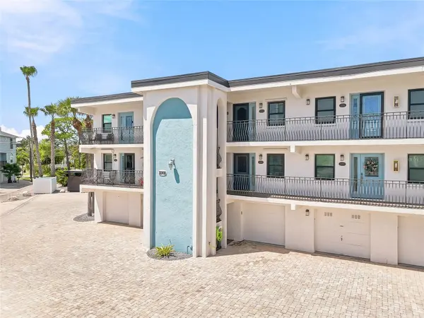 11901 LAGOON LN #202, Treasure Island, FL 33706