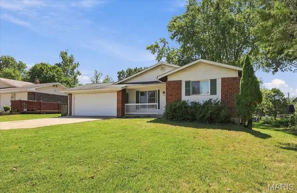 1520 Polaris DR, Ellisville, MO 63011
