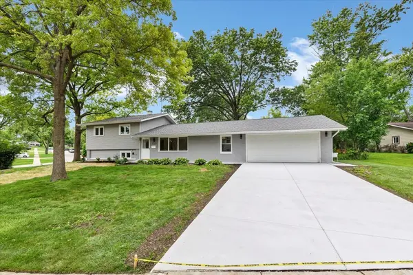 590 Durham CT, Hoffman Estates, IL 60169
