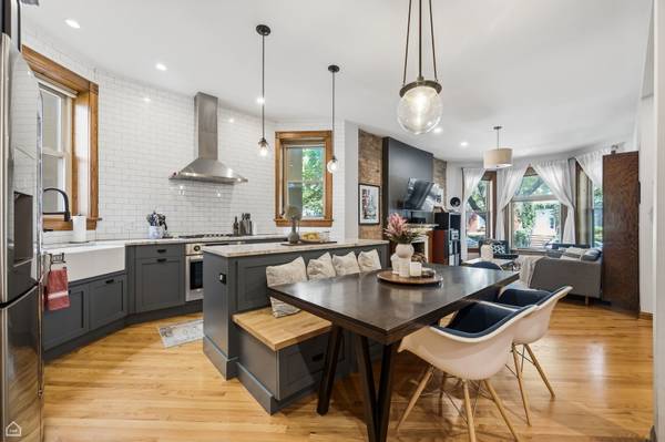 832 N Paulina ST #1, Chicago, IL 60622