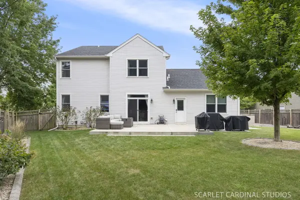 400 Kensington DR, Oswego, IL 60543