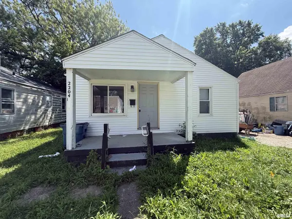 2204 S 15TH ST, Springfield, IL 62703