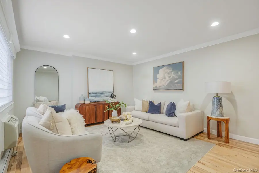 10 Smithtown BLVD #6A, Smithtown, NY 11787