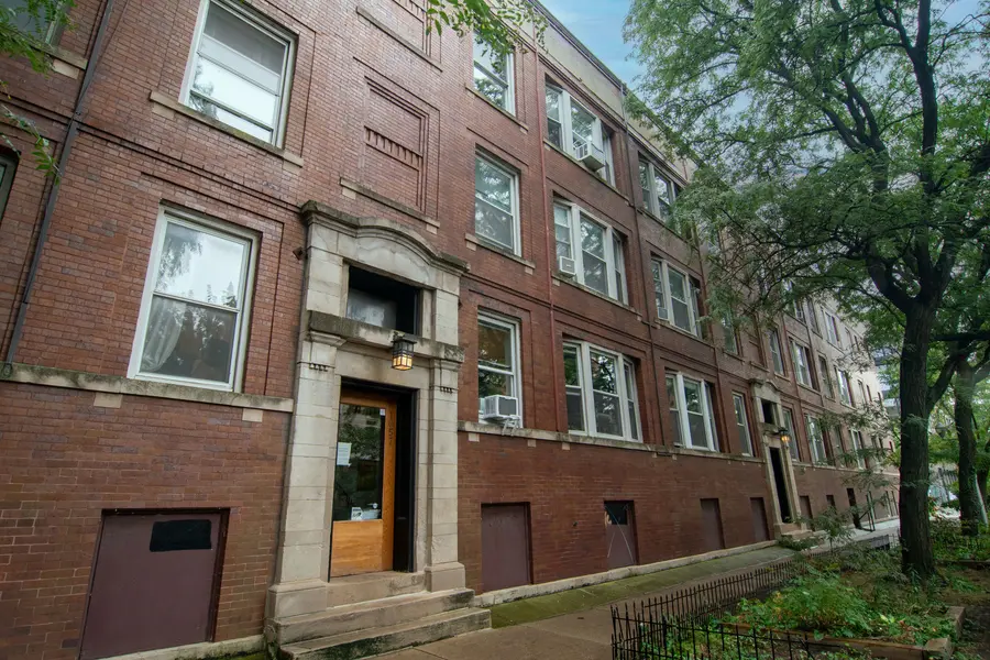 1057 W Berwyn AVE #3, Chicago, IL 60640
