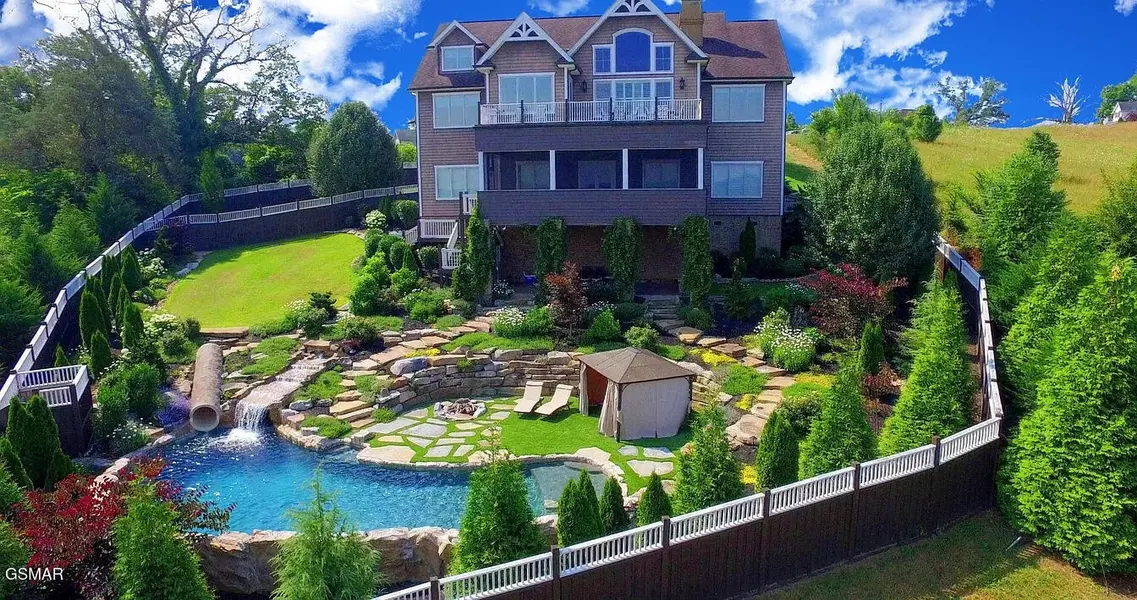 1199 Saint Ives Drive, Sevierville, TN 37862