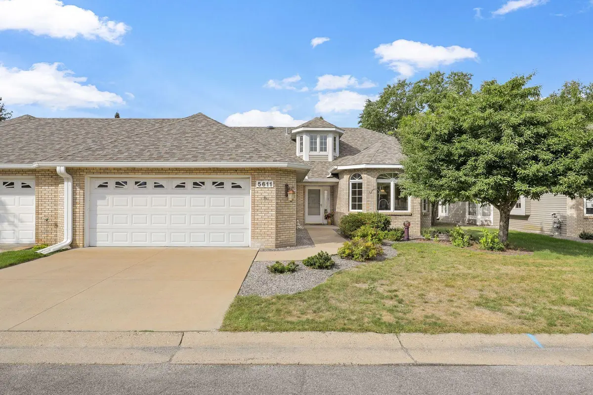 5611 Dunlap AVE N, Shoreview, MN 55126