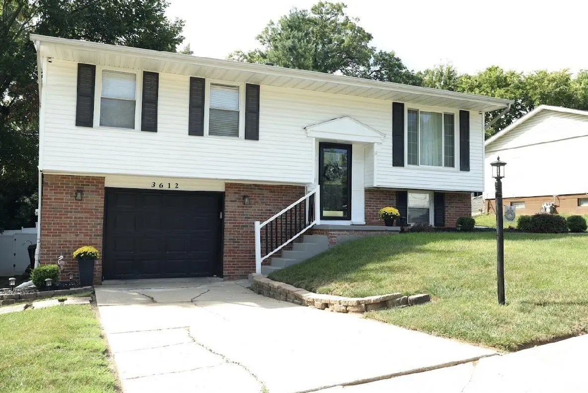 3612 W WARWICK DR, Peoria, IL 61515