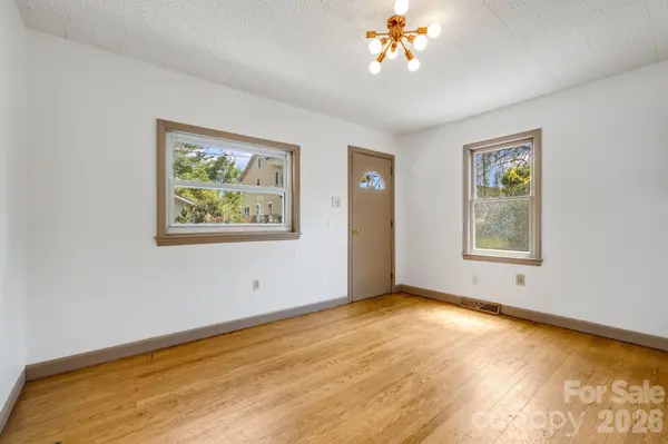 22 Jarrett ST, Asheville, NC 28806