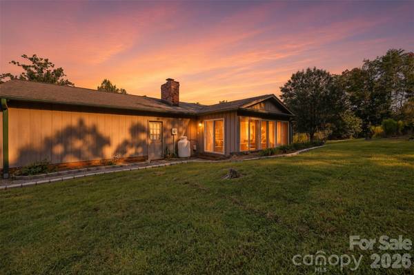 258 Nine Patch LN, Taylorsville, NC 28681