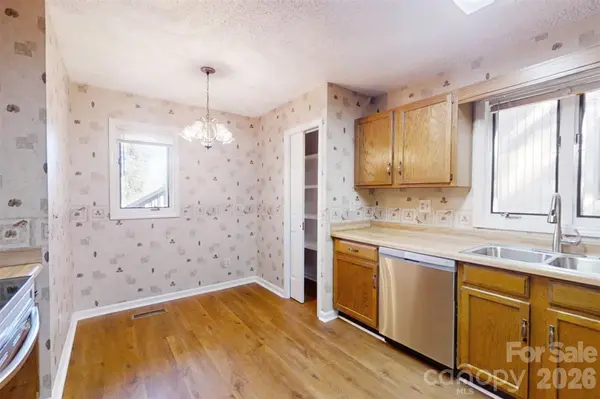 51 Pebble Creek DR, Asheville, NC 28803