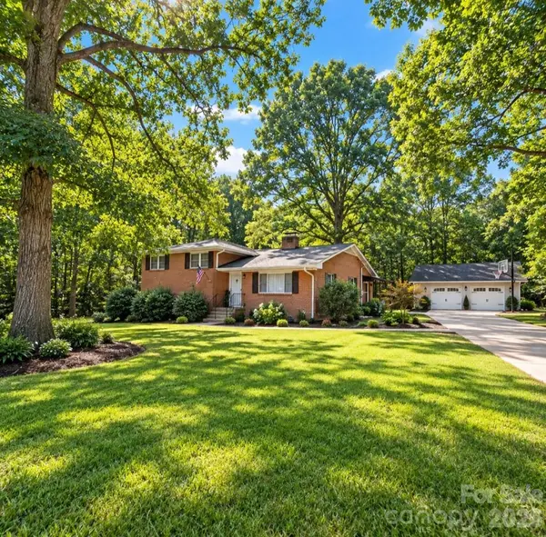 250 Roberta RD SW, Concord, NC 28027