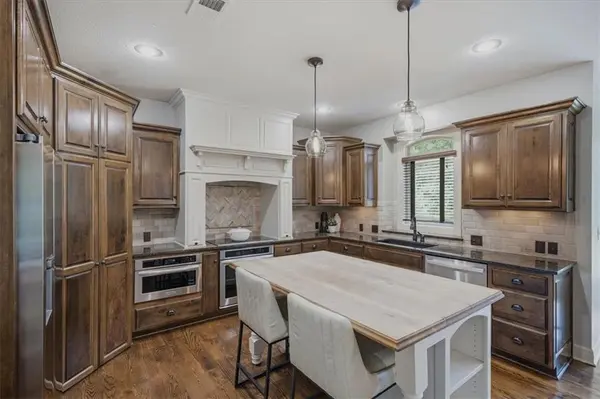 9307 W 155th CT, Overland Park, KS 66221