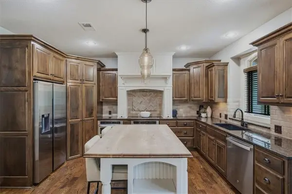 9307 W 155th CT, Overland Park, KS 66221