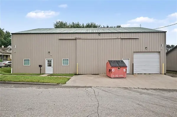 1704 Center ST, St Joseph, MO 64503