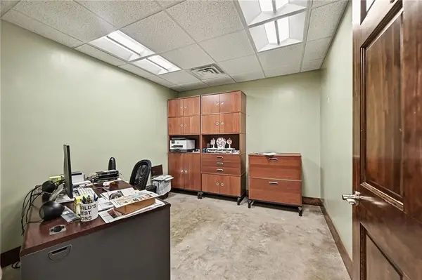 1704 Center ST, St Joseph, MO 64503