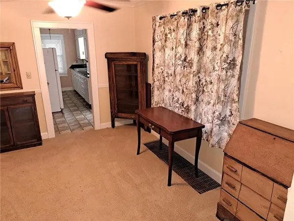 38 W 74th ST, Kansas City, MO 64114