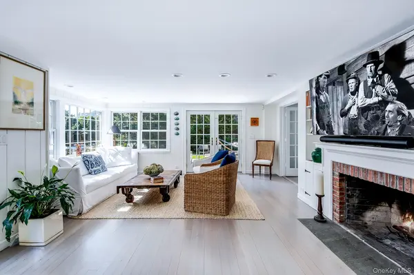 74 Hampton LN, Amagansett, NY 11930