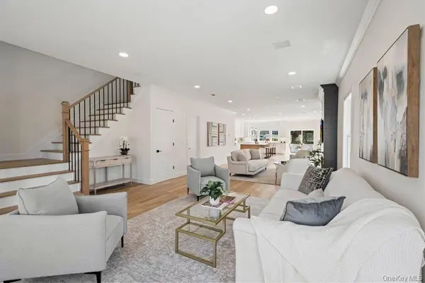 101 Brown ST, Mineola, NY 11501
