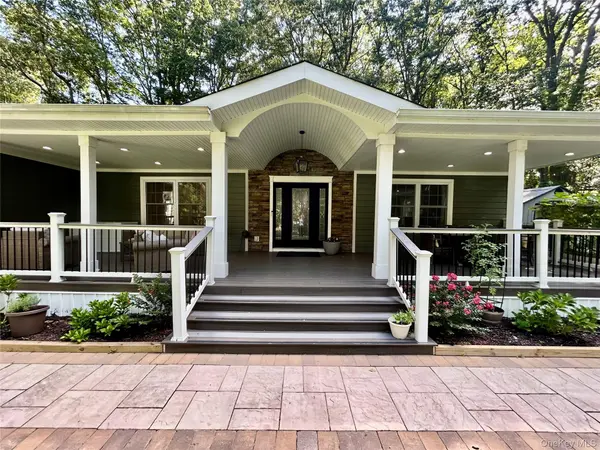 5 Cricket Hollow RD, Setauket, NY 11733