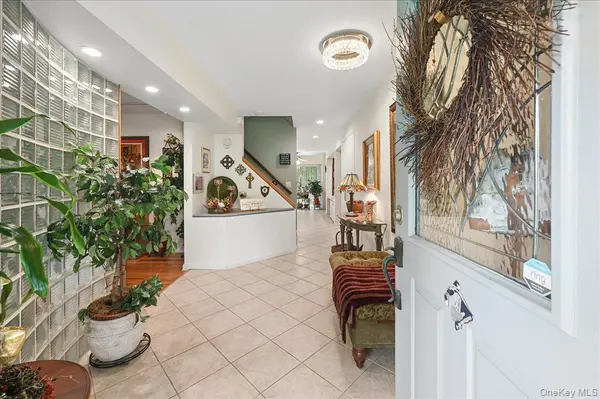 12 Berkshire DR, New City, NY 10956