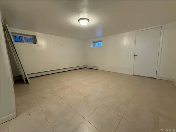 5712 Xenia St, Corona, NY 11368