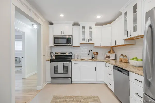 10 Smithtown BLVD #6A, Smithtown, NY 11787