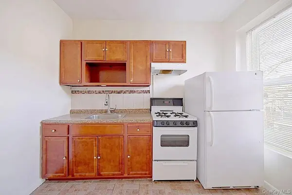 611 Bainbridge, Brooklyn, NY 11233