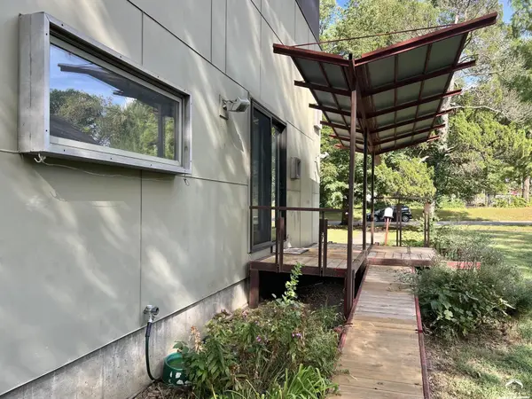 933 Pennsylvania ST, Lawrence, KS 66044