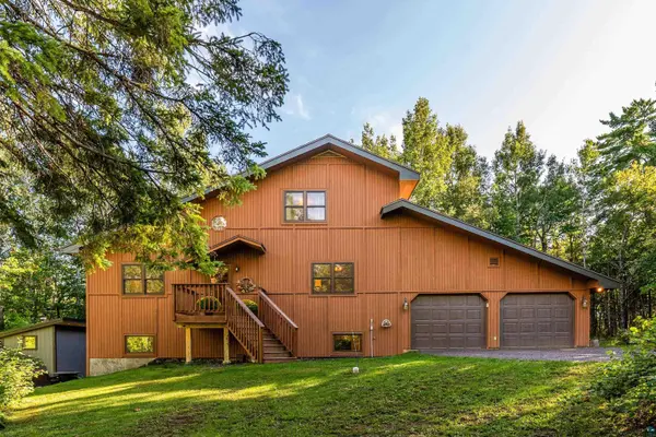 3126 Valet Rd, Duluth, MN 55804