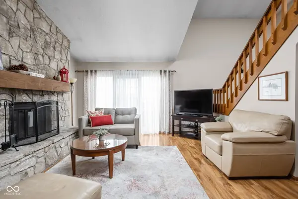 33 Dominion DR, Zionsville, IN 46077