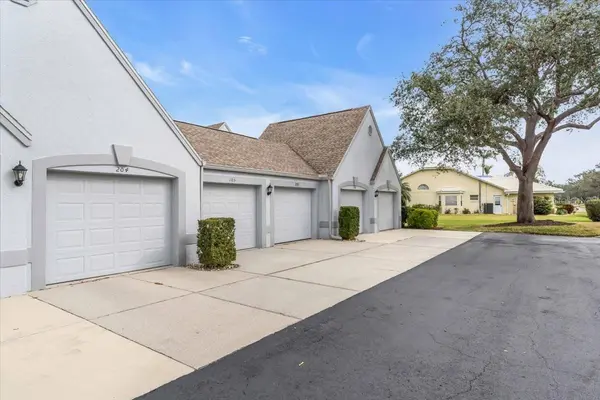 6807 STONE RIVER RD #204, Bradenton, FL 34203
