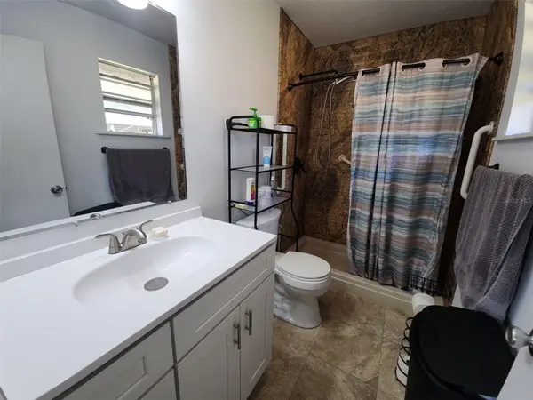 677 WARNER ST, Groveland, FL 34736