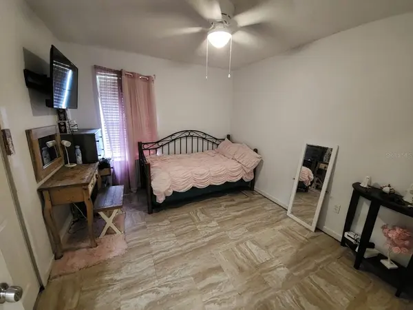 677 WARNER ST, Groveland, FL 34736