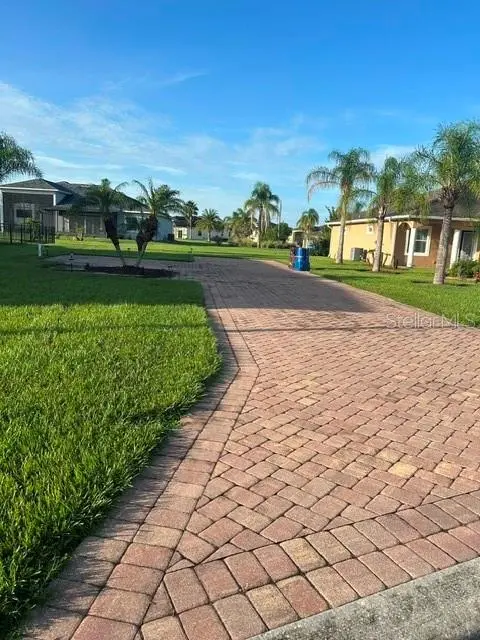 712 TEABERRY TRL, Polk City, FL 33868
