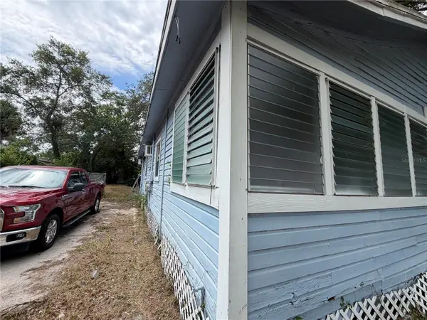 2907 E LAKE AVE, Tampa, FL 33610